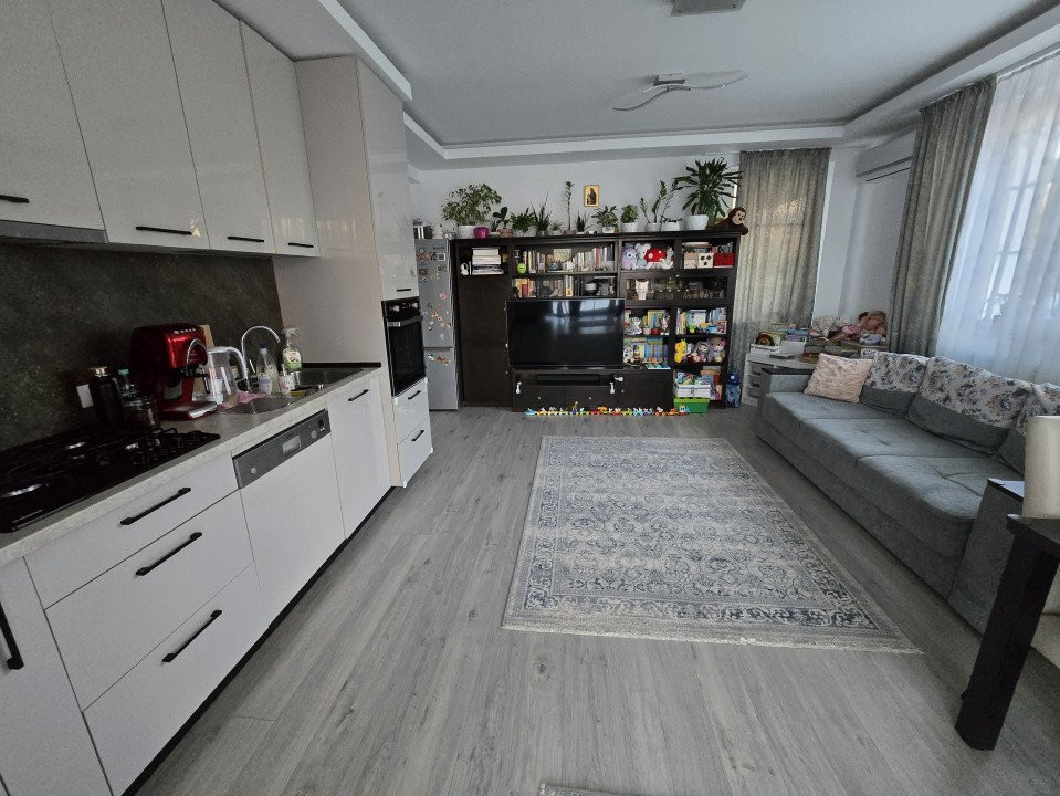 Apartament 3 camere etaj 1 bloc nou, loc parcare Pacurari-Kaufland