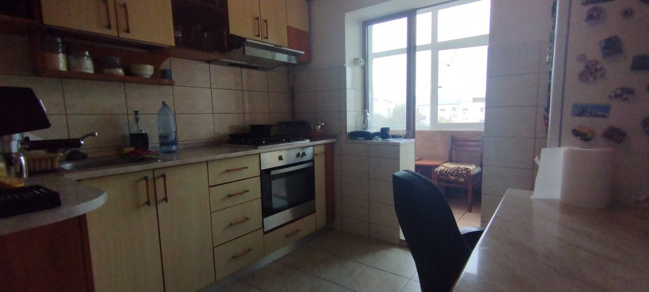 APARTAMENT 3 CAMERE, DECOMANDAT, ETAJ 4 DIN 5, CANTA, MOBILAT SI UTILAT, 1983