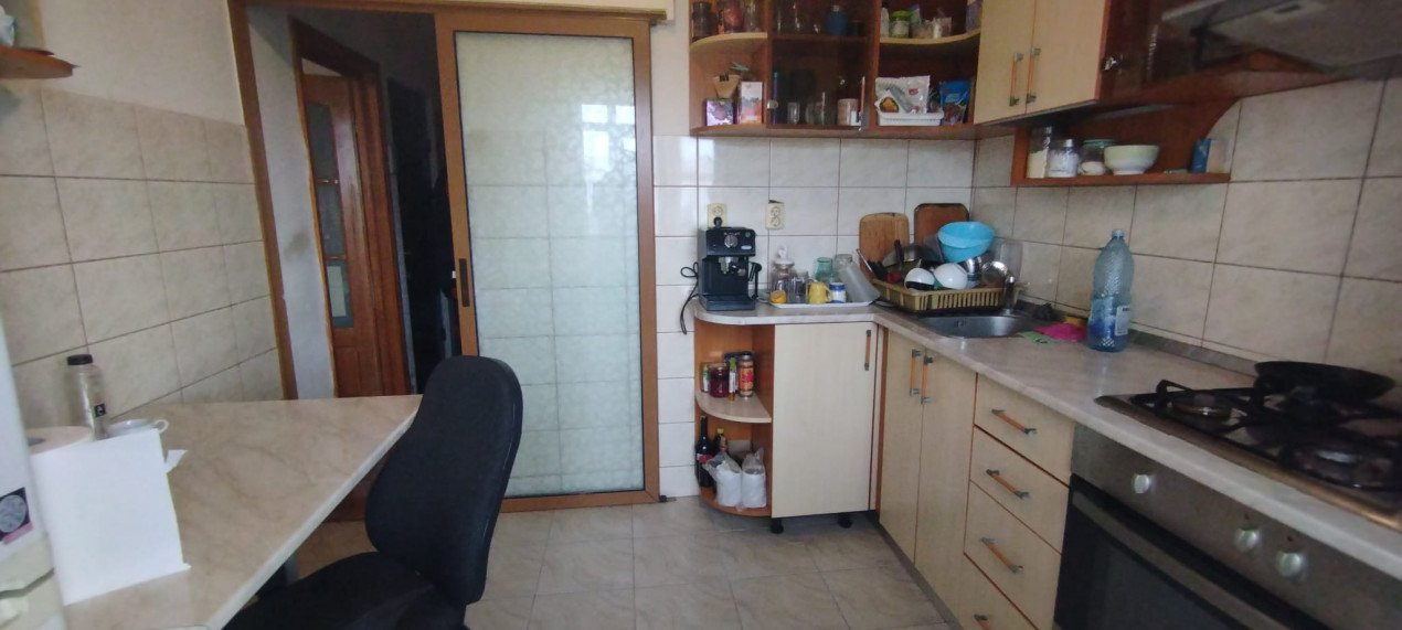 APARTAMENT 3 CAMERE, DECOMANDAT, ETAJ 4 DIN 5, CANTA, MOBILAT SI UTILAT, 1983