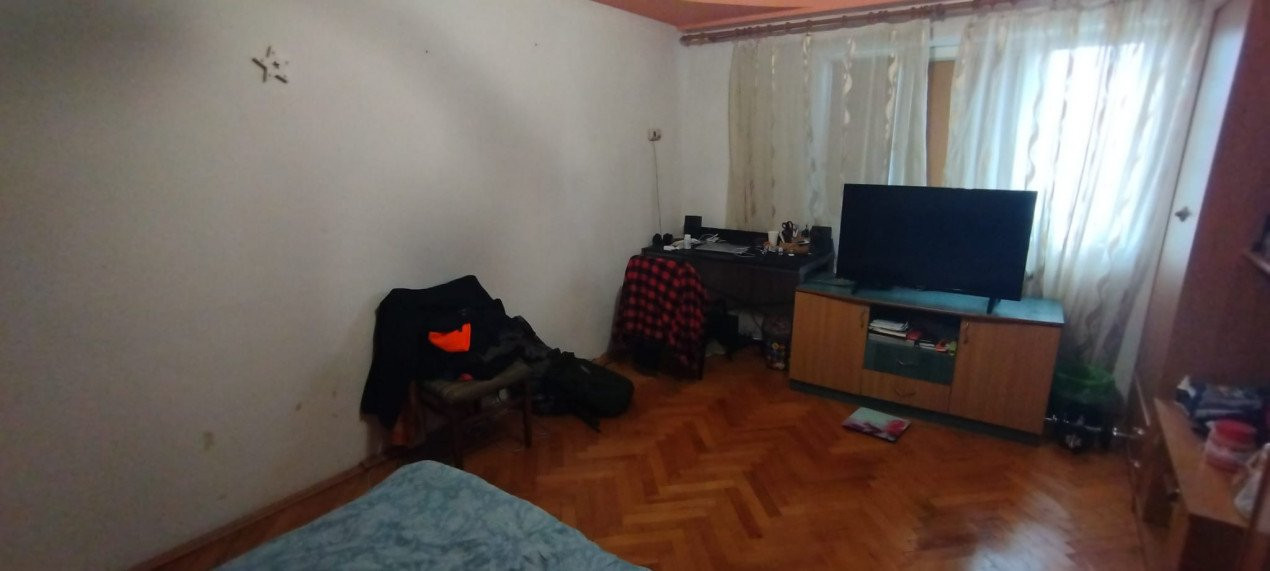 APARTAMENT 3 CAMERE, DECOMANDAT, ETAJ 4 DIN 5, CANTA, MOBILAT SI UTILAT, 1983