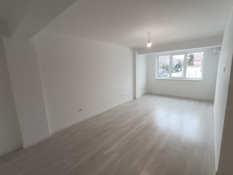 APARTAMENT 2 CAMERE DECOMANDAT, TVA INCLUS, BLOC NOU, INTABULAT, PARCARE INCLUSA