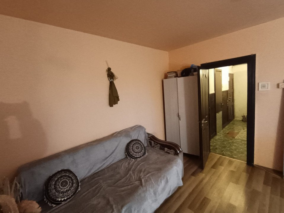 APARTAMENT 2CAMERE,PODU ROS, ETAJUL 3 DIN 4, BLOC FARA RISC