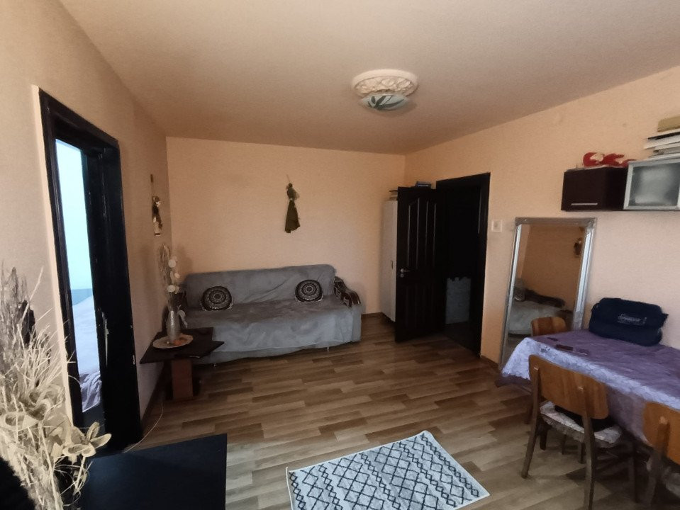 APARTAMENT 2CAMERE,PODU ROS, ETAJUL 3 DIN 4, BLOC FARA RISC