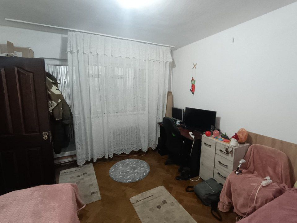 APARTAMENT 2CAMERE,PODU ROS, ETAJUL 3 DIN 4, BLOC FARA RISC