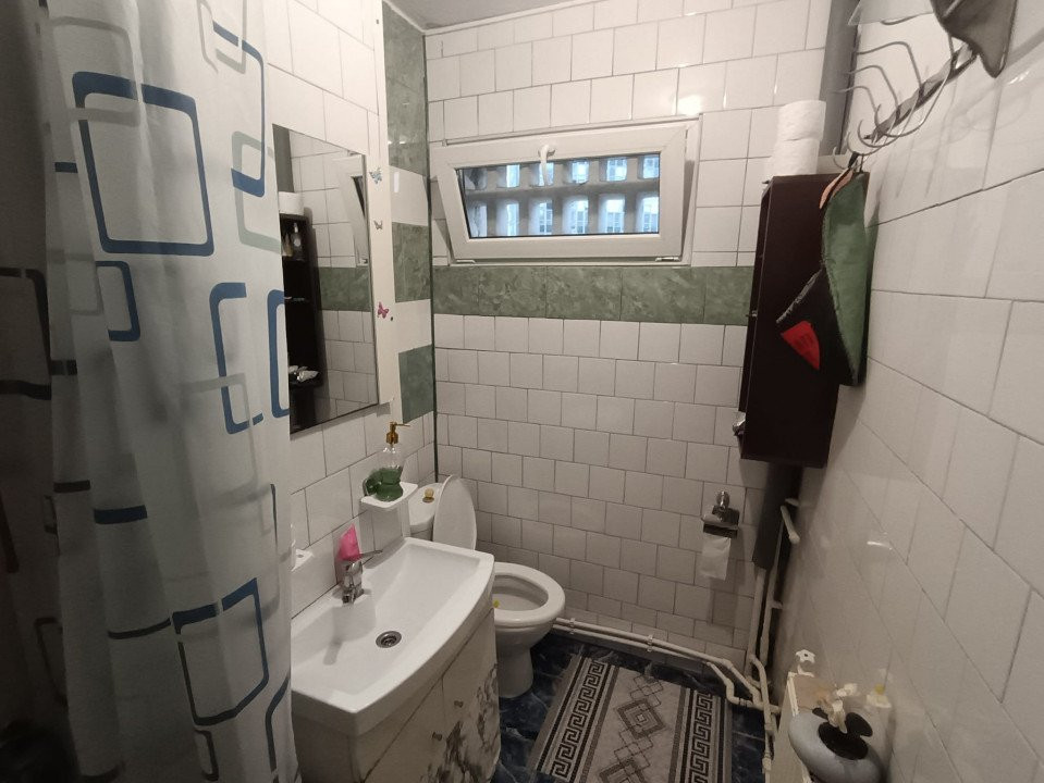 APARTAMENT 2CAMERE,PODU ROS, ETAJUL 3 DIN 4, BLOC FARA RISC