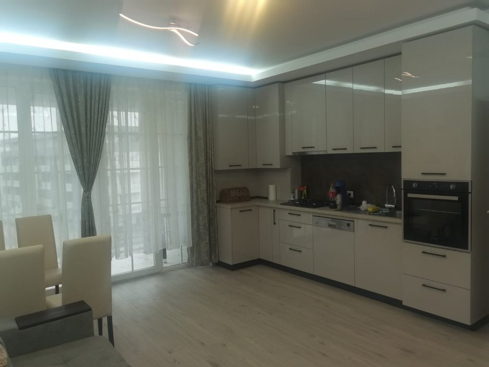 Apartament 3 camere etaj 1 bloc nou, loc parcare Pacurari-Kaufland