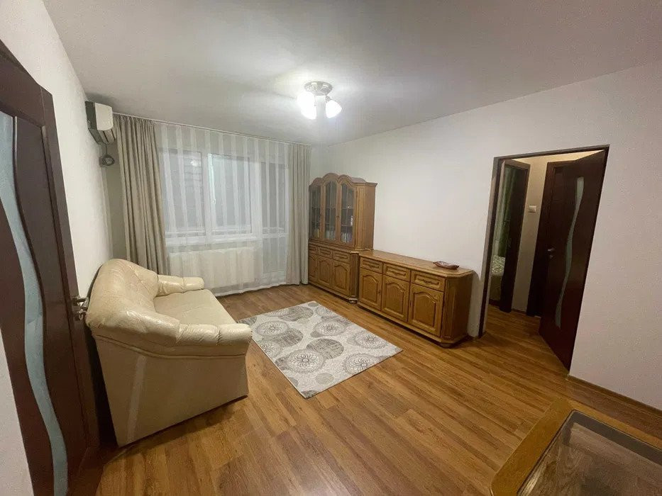 APARTAMENT 2CAMERE,SEMIDECOMANDAT,PODU ROS