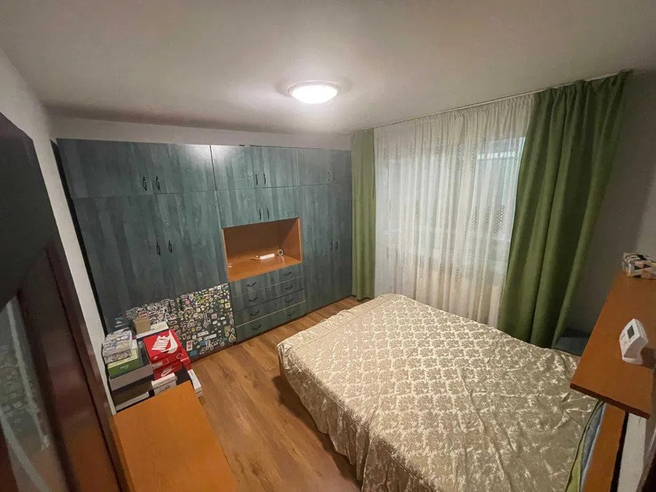 APARTAMENT 2CAMERE,SEMIDECOMANDAT,PODU ROS