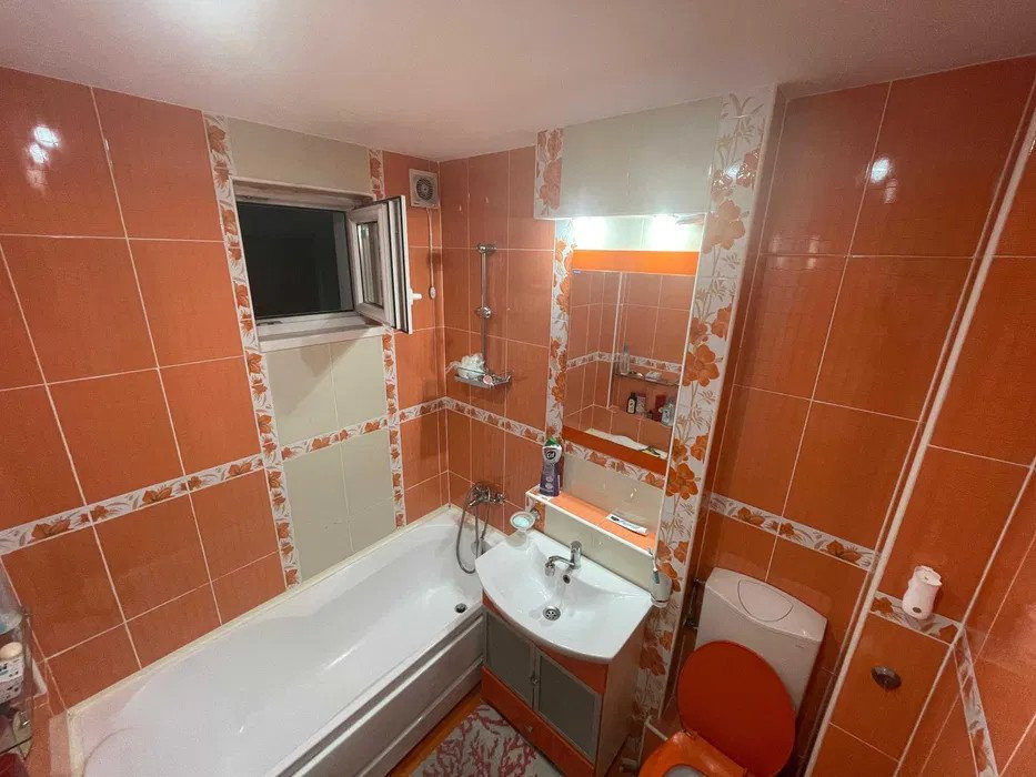 APARTAMENT 2CAMERE,SEMIDECOMANDAT,PODU ROS