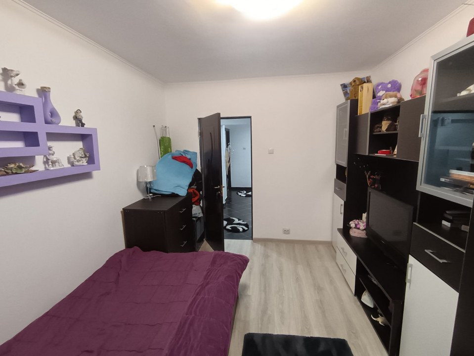 APARTAMENT 4 CAMERE,DECOMANDAT,ETAJUL3 DIN 7, ZONA SELGROS