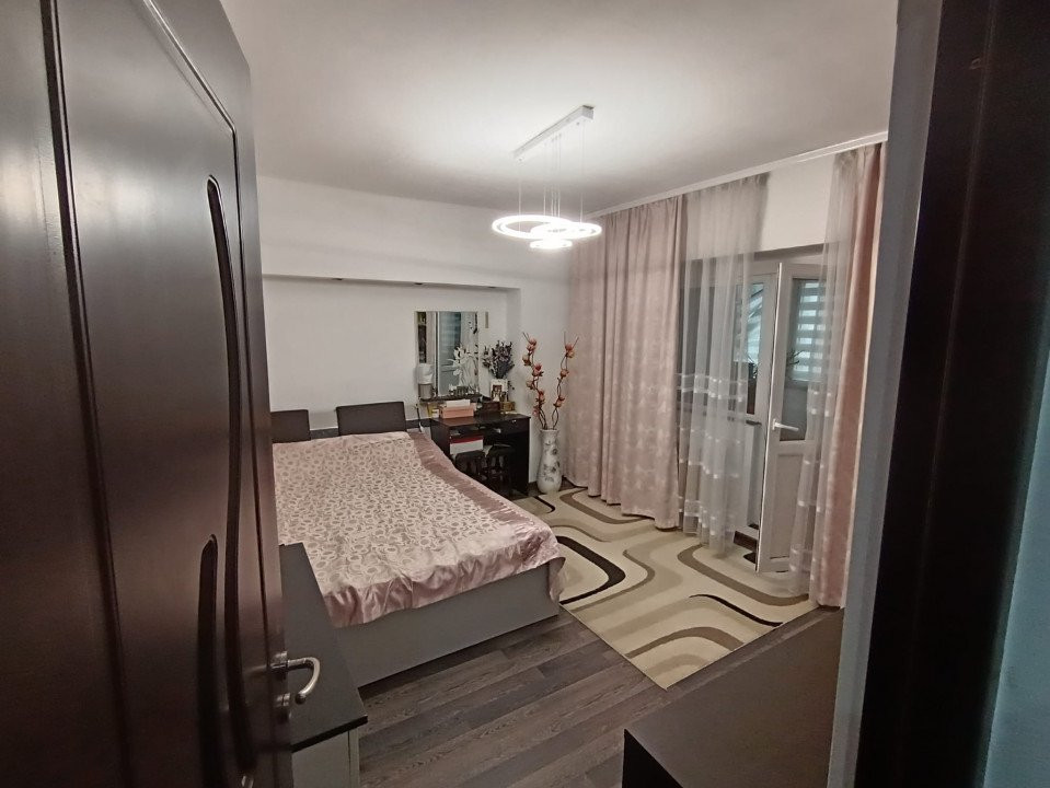 APARTAMENT 4 CAMERE,DECOMANDAT,ETAJUL3 DIN 7, ZONA SELGROS