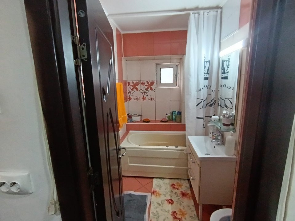 APARTAMENT 4 CAMERE,DECOMANDAT,ETAJUL3 DIN 7, ZONA SELGROS