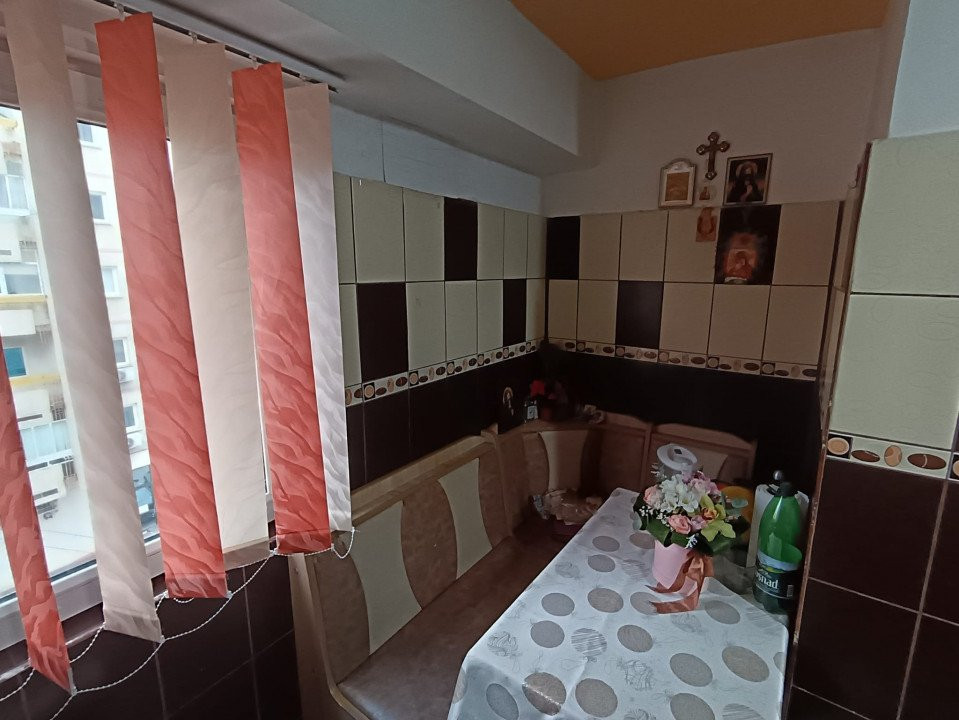 APARTAMENT 4 CAMERE,DECOMANDAT,ETAJUL3 DIN 7, ZONA SELGROS