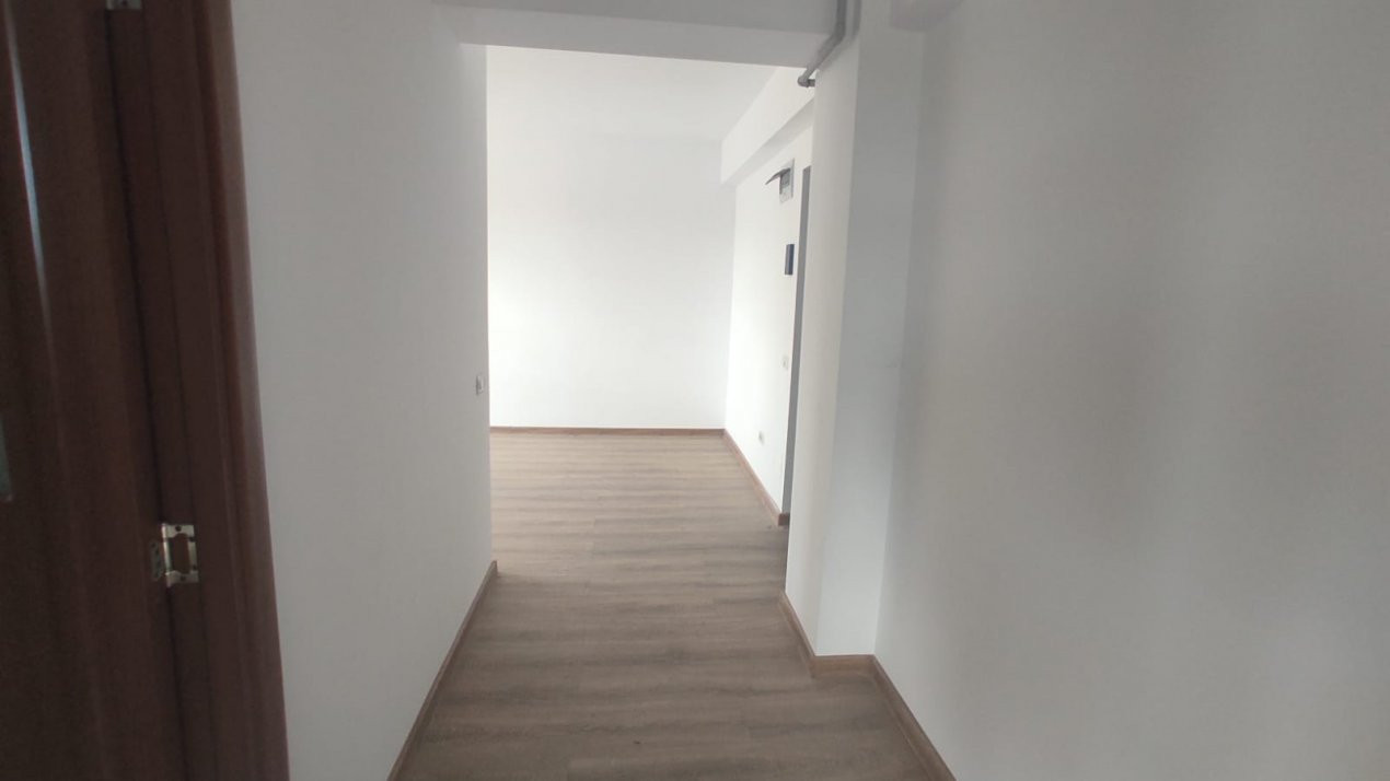 APARTAMENT 2 CAM, BLOC NOU, MUTARE IMEDIATA, INTABULAT