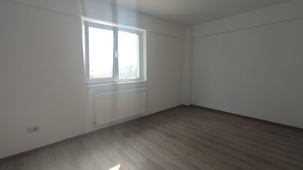 APARTAMENT 2 CAM, BLOC NOU, MUTARE IMEDIATA, INTABULAT