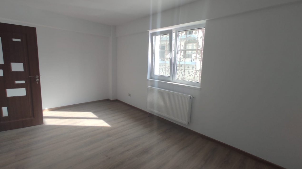 APARTAMENT 2 CAM, BLOC NOU, MUTARE IMEDIATA, INTABULAT