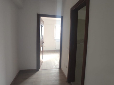 APARTAMENT 2 CAM, BLOC NOU, MUTARE IMEDIATA, INTABULAT