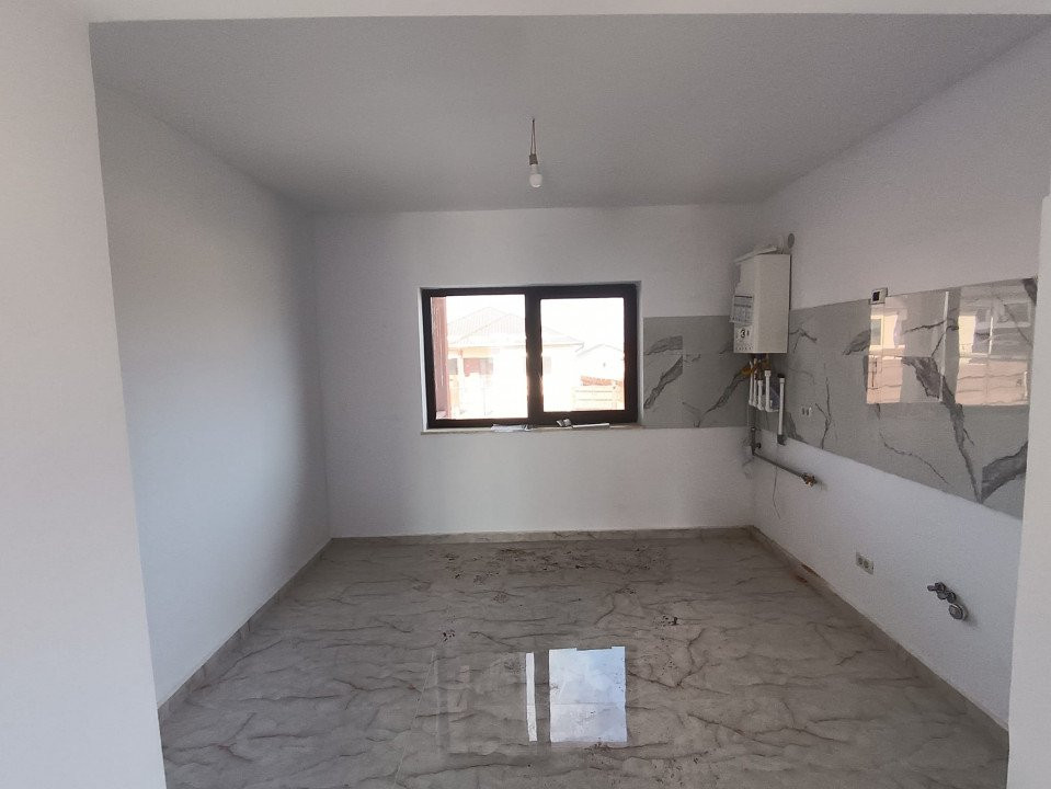 CASA SINGLE DEOSEBITA 4 CAMERE,VALEA LUPULUI ,IASI