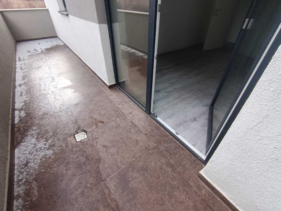 APARTAMENT 3 CAMERE, DECOMANDAT,ETAJUL 1, BLOC CU DOUA  LIFTURI, FRUMOASA