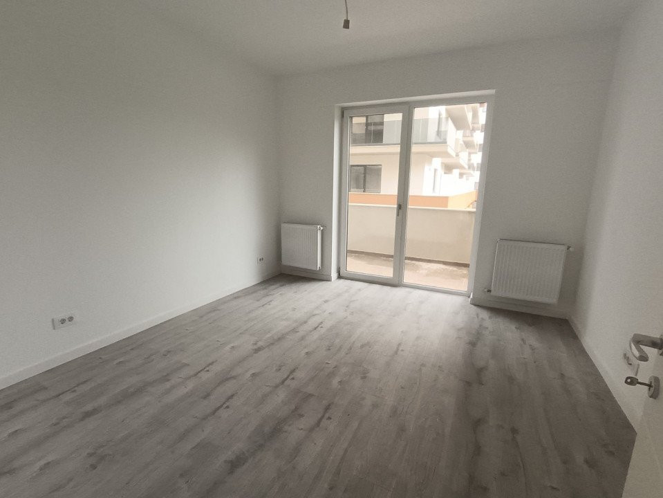 APARTAMENT 3 CAMERE, DECOMANDAT,ETAJUL 1, BLOC CU DOUA  LIFTURI, FRUMOASA