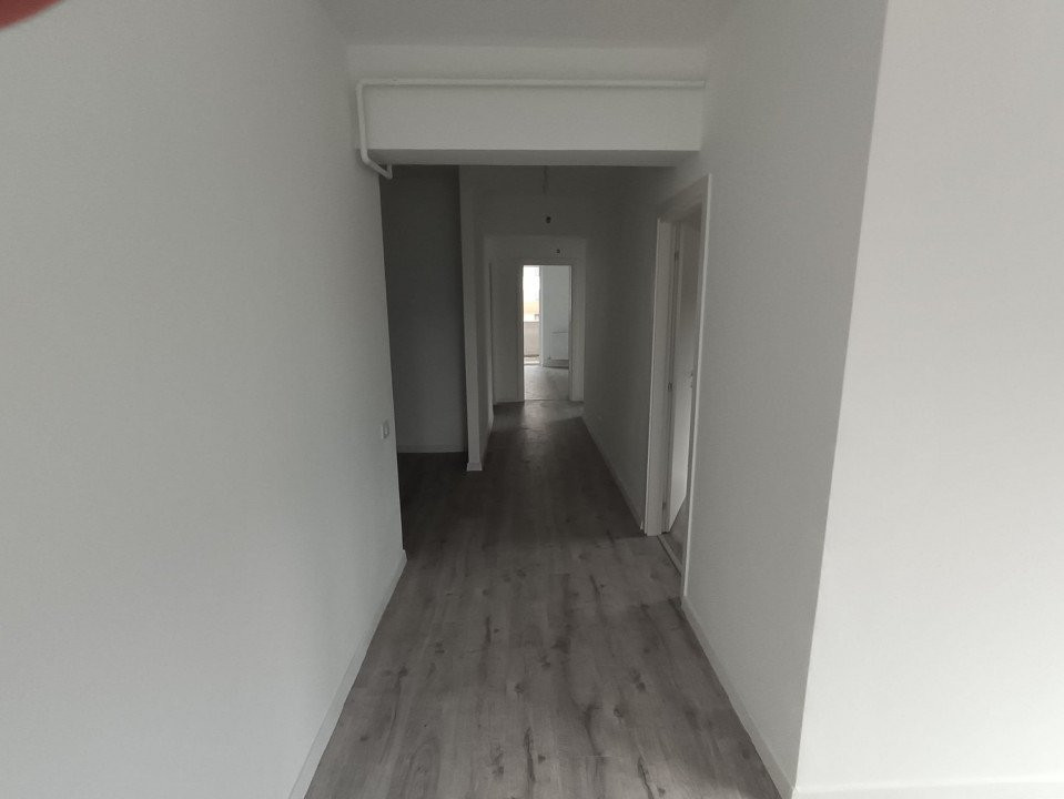 APARTAMENT 3 CAMERE, DECOMANDAT,ETAJUL 1, BLOC CU DOUA  LIFTURI, FRUMOASA