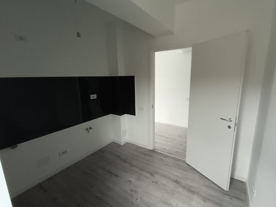 APARTAMENT 3 CAMERE, DECOMANDAT,ETAJUL 1, BLOC CU DOUA  LIFTURI, FRUMOASA