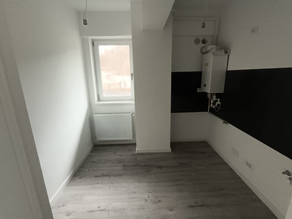 APARTAMENT 3 CAMERE, DECOMANDAT,ETAJUL 1, BLOC CU DOUA  LIFTURI, FRUMOASA