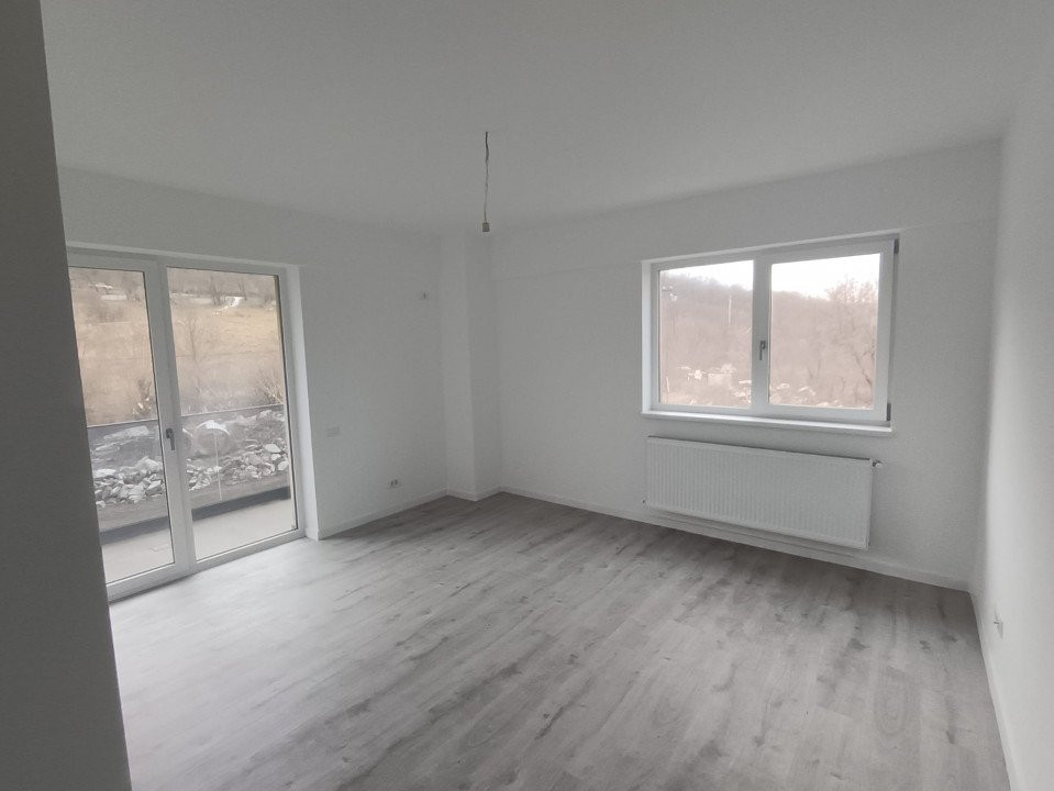 APARTAMENT 3 CAMERE, DECOMANDAT,ETAJUL 1, BLOC CU DOUA  LIFTURI, FRUMOASA