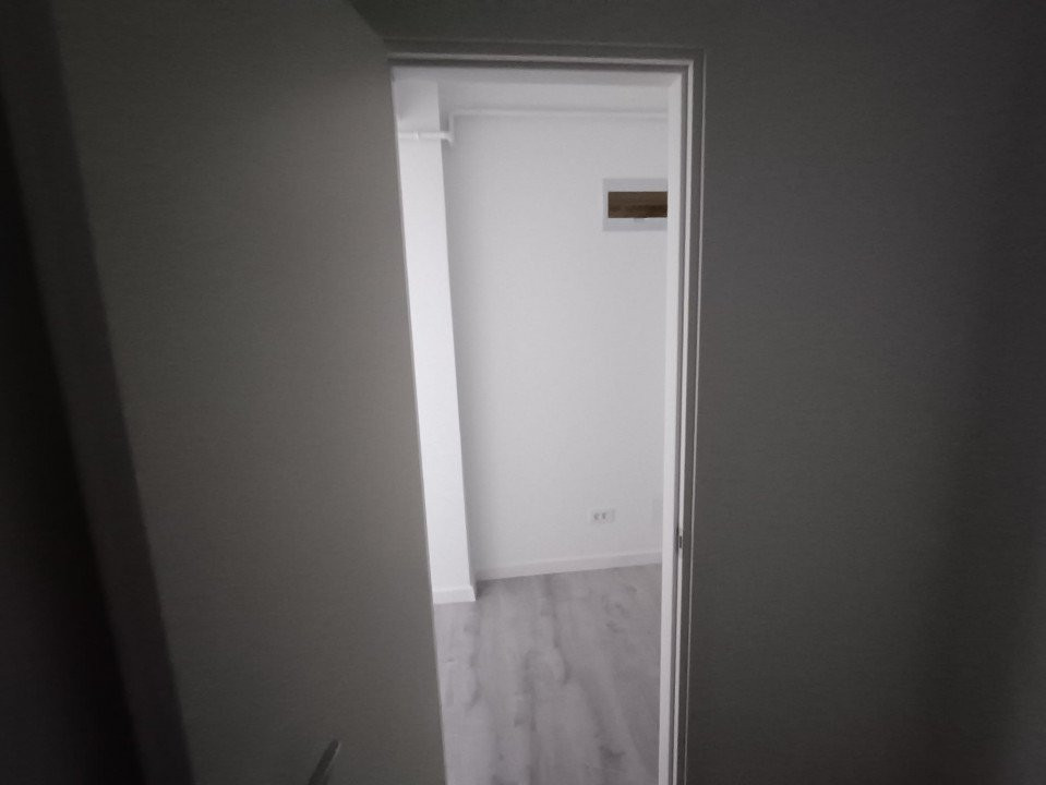 APARTAMENT 3 CAMERE, DECOMANDAT,ETAJUL 1, BLOC CU DOUA  LIFTURI, FRUMOASA