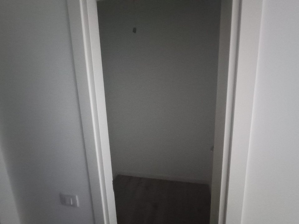 APARTAMENT 3 CAMERE, DECOMANDAT,ETAJUL 1, BLOC CU DOUA  LIFTURI, FRUMOASA