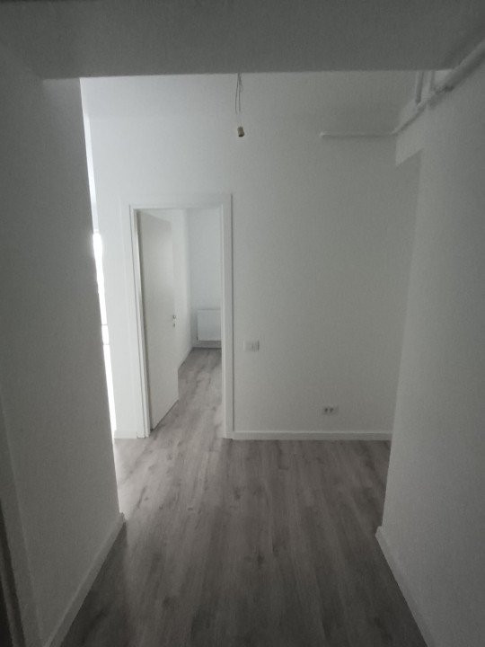 APARTAMENT 3 CAMERE, DECOMANDAT,ETAJUL 1, BLOC CU DOUA  LIFTURI, FRUMOASA