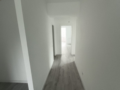 APARTAMENT 3 CAMERE, DECOMANDAT,ETAJUL 1, BLOC CU DOUA  LIFTURI, FRUMOASA