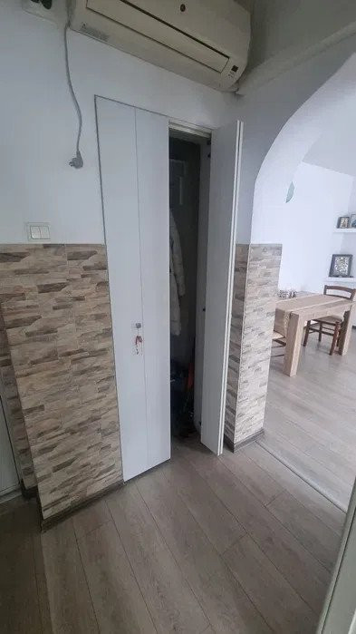 APARTAMENT 3 CAMERE, PODU ROS, COMPLET RENOVAT