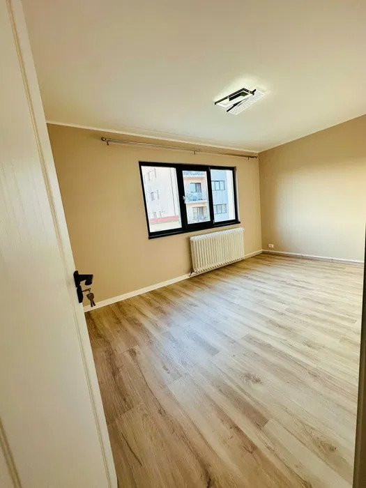 APARTAMENT 3 CAMERE, DECOMANDAT, ETAJ 3, TATARASI,ZONA POSTEI
