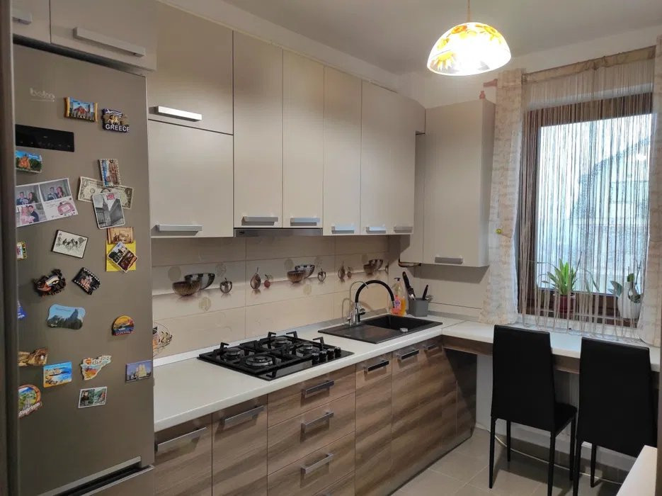 APARTAMENT 2 CAMERE, DECOMANDAT, MOBILAT, UTILAT, BOXA SI LOC PARCARE INTABULATE