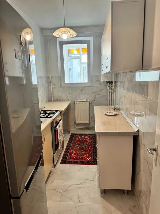 APARTAMENT 2CAMERE,DECOMANDAT,BD. INDEPENDENTEI, ETAJ INTERMEDIAR, BLOC CU LIFT