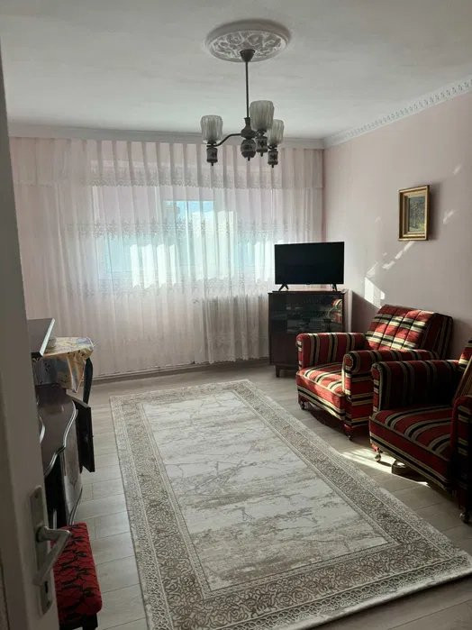 APARTAMENT 2CAMERE,DECOMANDAT,BD. INDEPENDENTEI, ETAJ INTERMEDIAR, BLOC CU LIFT