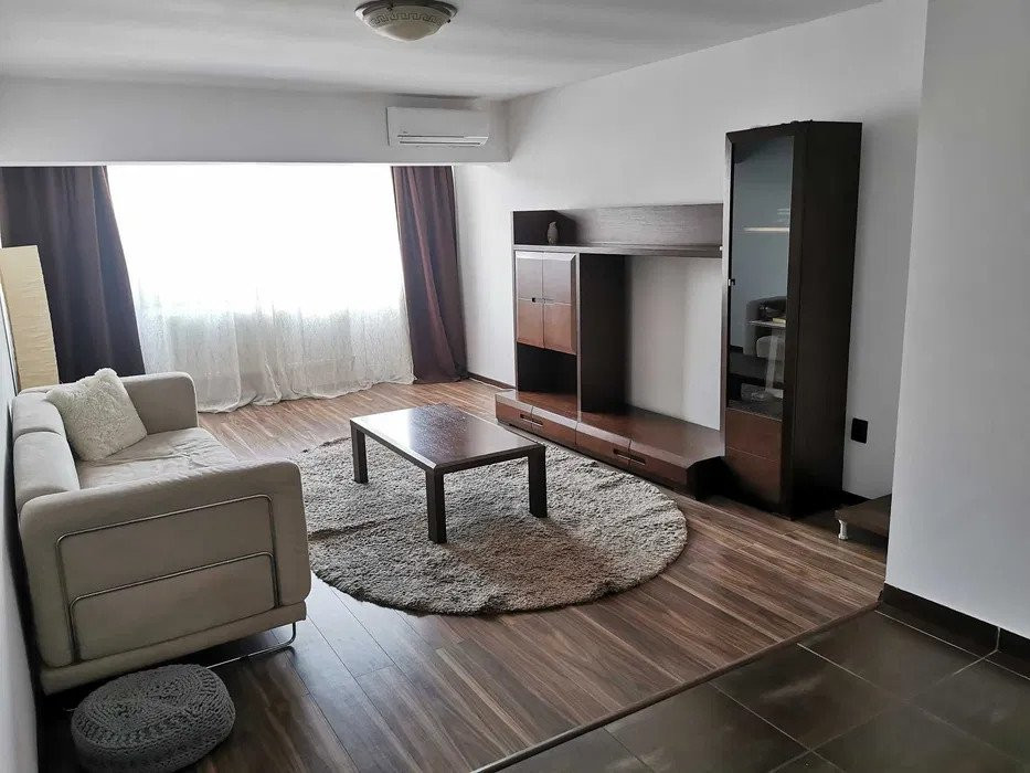 APARTAMENT 3 CAMERE, DECOMANDAT, ETAJ 1, din 4, VISANI