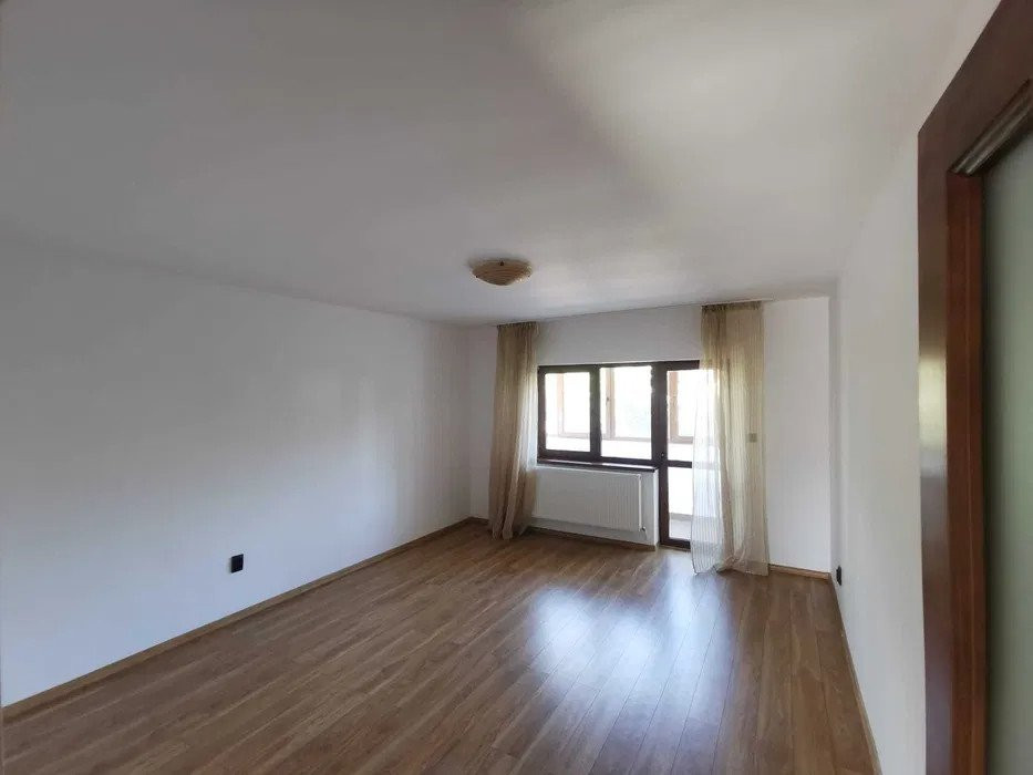 APARTAMENT 3 CAMERE, DECOMANDAT, ETAJ 1, din 4, VISANI