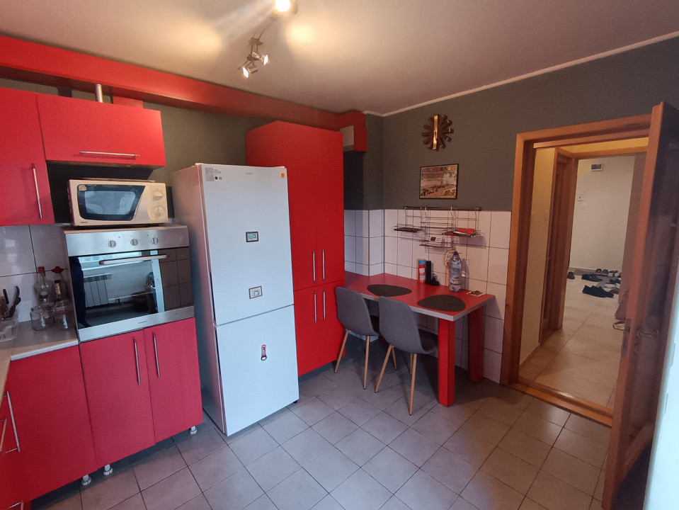 APARTAMENT 3 CAMERE, CANTA,ETAJ INTERMEDIAR