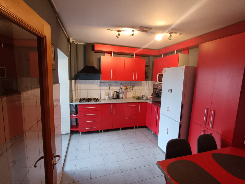 APARTAMENT 3 CAMERE, CANTA,ETAJ INTERMEDIAR