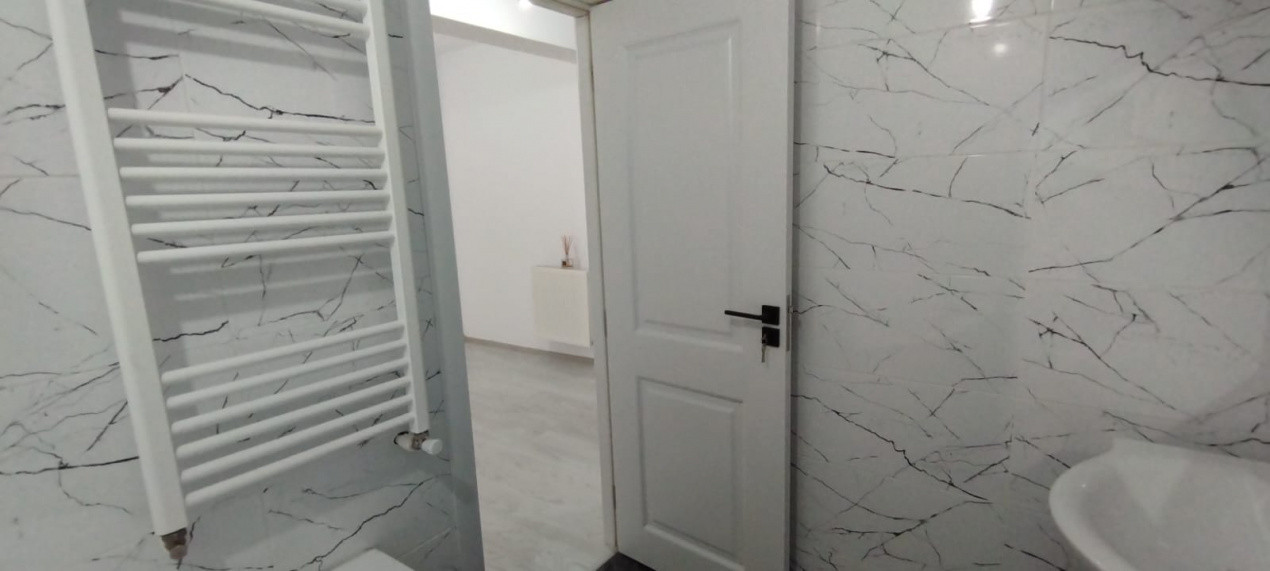 APARTAMENT 3 CAMERE, DECOMANDAT, BLOC NOU, ETAJ INTERMEDIAR, INTABULAT
