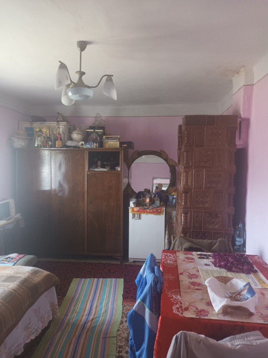 CASA 2 CAMERE, BUCATARIE, BAIE, TOATE UTILITATILE, TARGU FRUMOS, CENTRAL