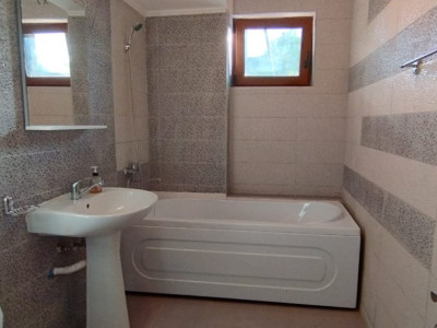 APARTAMENT 2 CAMERE, DECOMANDAT, BLOC NOU, MOBILAT SI UTILAT, PRIMA INCHIRIERE