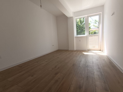 APARTAMENT 3 CAMERE, BLOC TIP VILA, GRADINA 160 MP + TERASA, COMISION 0