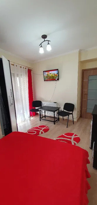 APARTAMENT 1 CAMERA, DECOMANDAT, PALAS