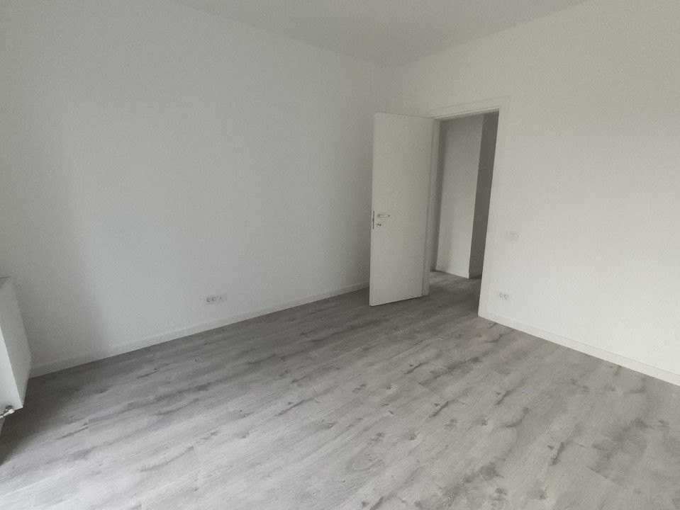 APARTAMENT 3 CAMERE, DECOMANDAT,ETAJUL 1, BLOC CU DOUA  LIFTURI, FRUMOASA