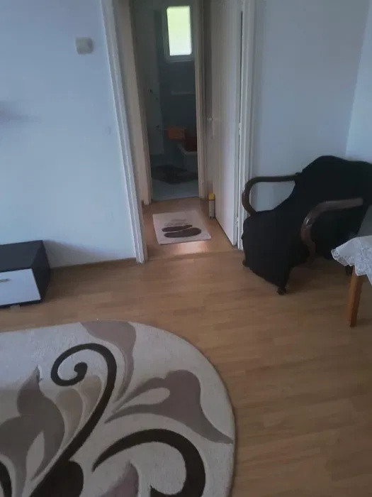 APARTAMENT 2 CAMERE, SEMIDECOMANDAT, PODU ROS, ETAJUL 1