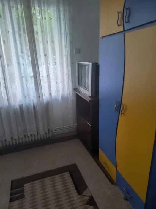 APARTAMENT 2 CAMERE, SEMIDECOMANDAT, PODU ROS, ETAJUL 1