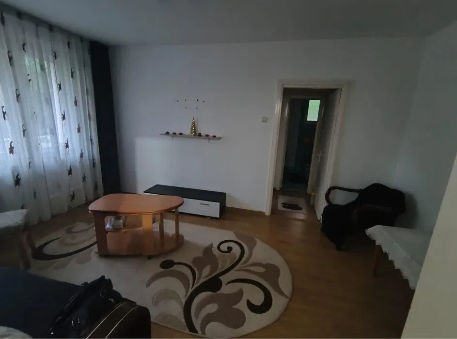 APARTAMENT 2 CAMERE, SEMIDECOMANDAT, PODU ROS, ETAJUL 1